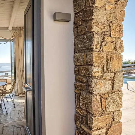 Iakinthos By Mykonian Kazarte كالافاتيس