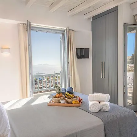 Villa Iakinthos By Mykonian Kazarte *