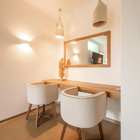 Villa Iakinthos By Mykonian Kazarte *