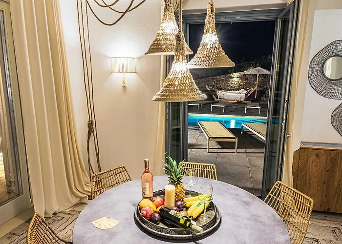 Iakinthos By Mykonian Kazarte * Kalafati