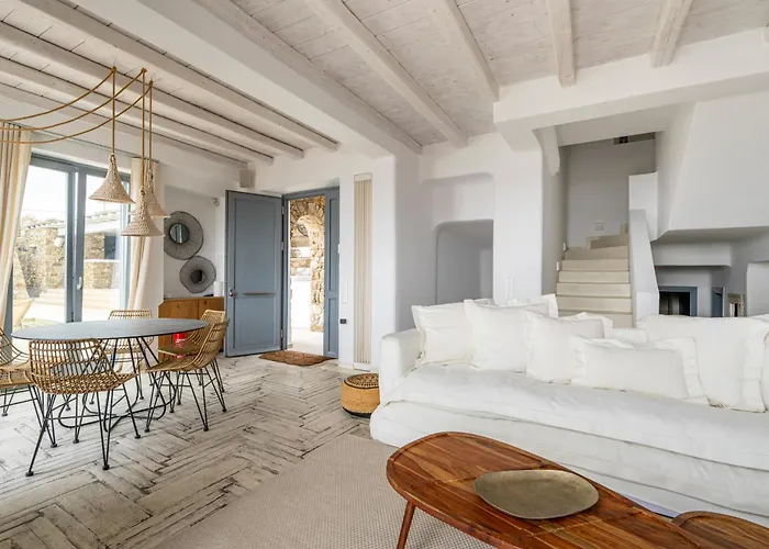 Iakinthos By Mykonian Kazarte Kalafati