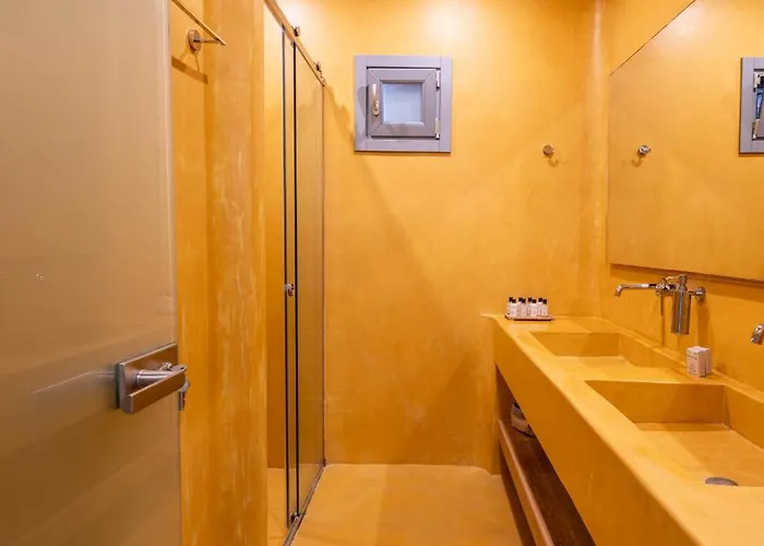 Iakinthos By Mykonian Kazarte * Kalafati